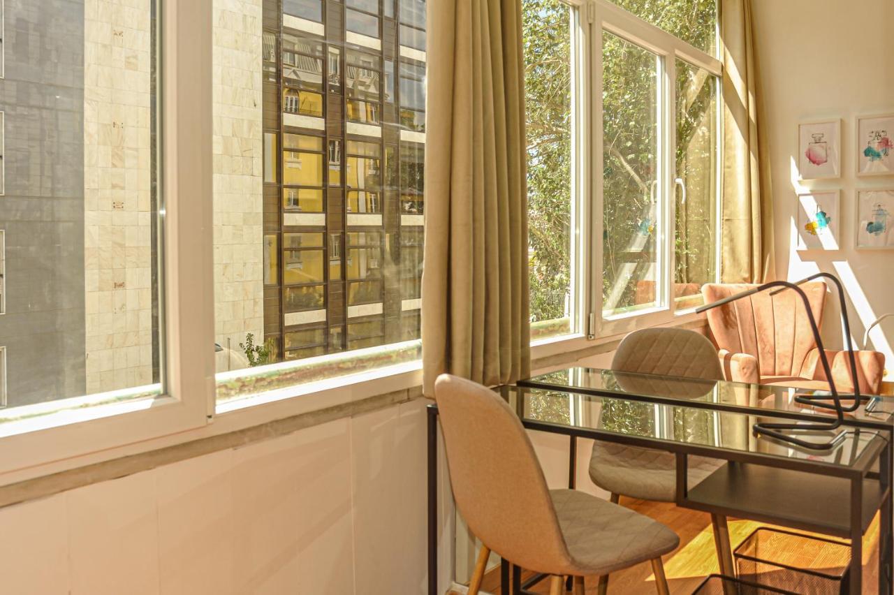 Guesthouse Marques De Pombal - 8 Bedroom Apartment Lisbon Exterior photo