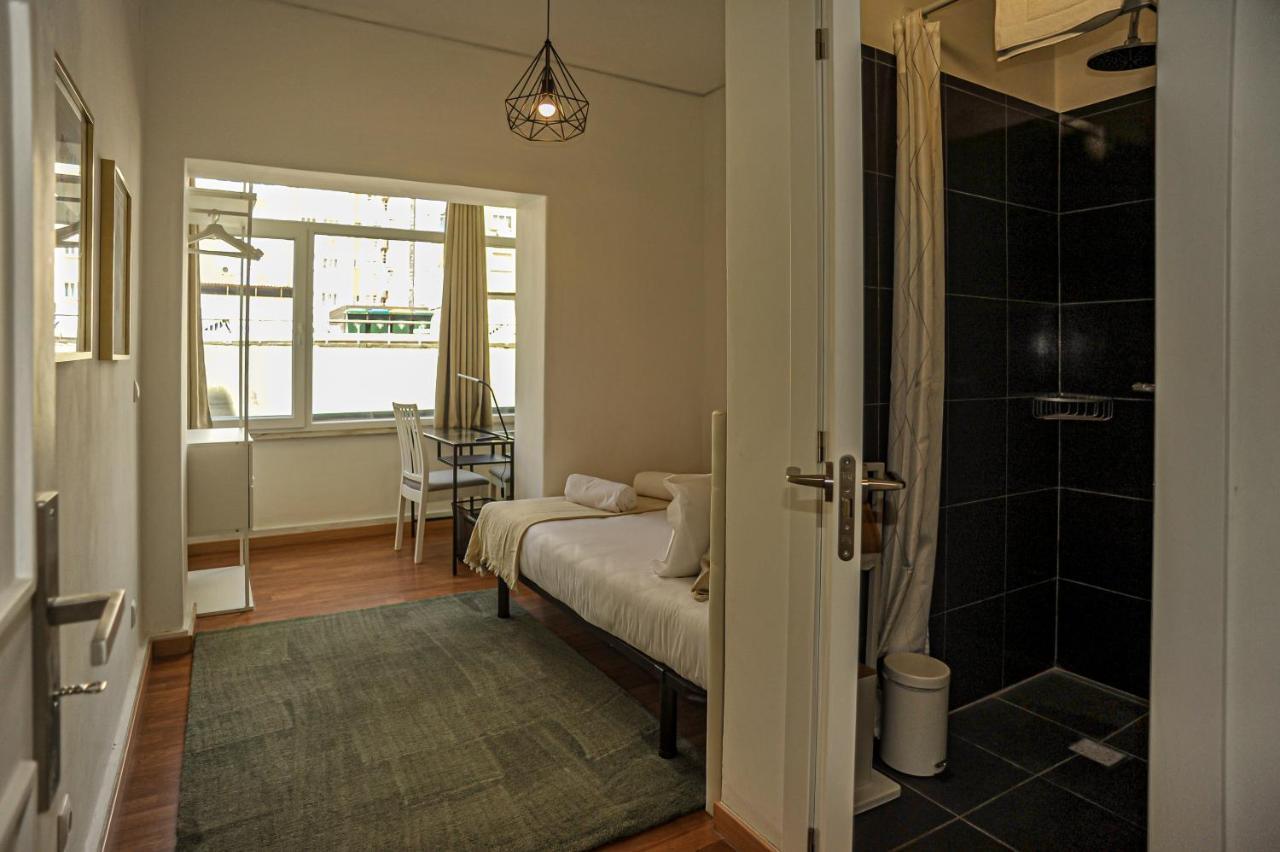 Guesthouse Marques De Pombal - 8 Bedroom Apartment Lisbon Exterior photo