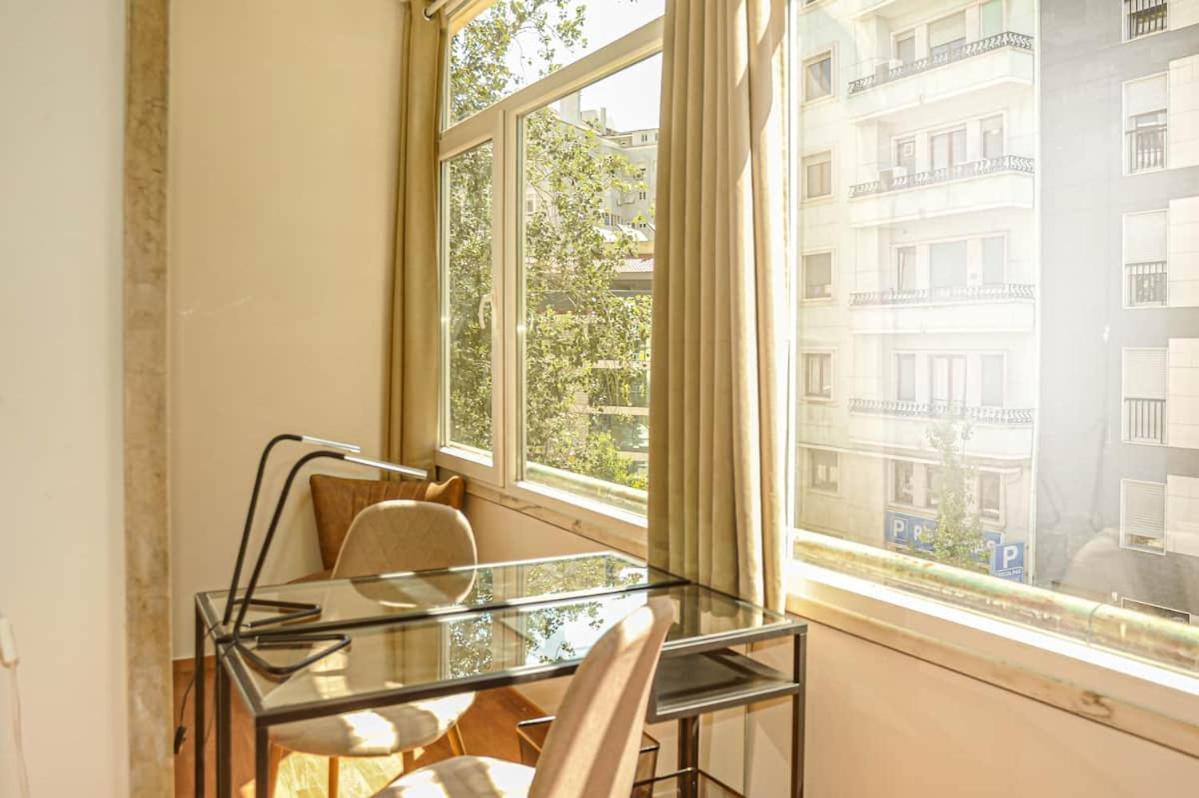 Guesthouse Marques De Pombal - 8 Bedroom Apartment Lisbon Exterior photo
