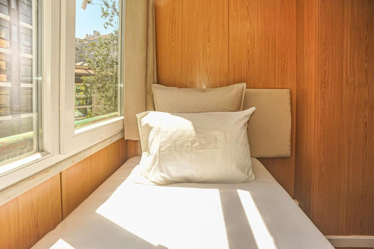 Guesthouse Marques De Pombal - 8 Bedroom Apartment Lisbon Exterior photo